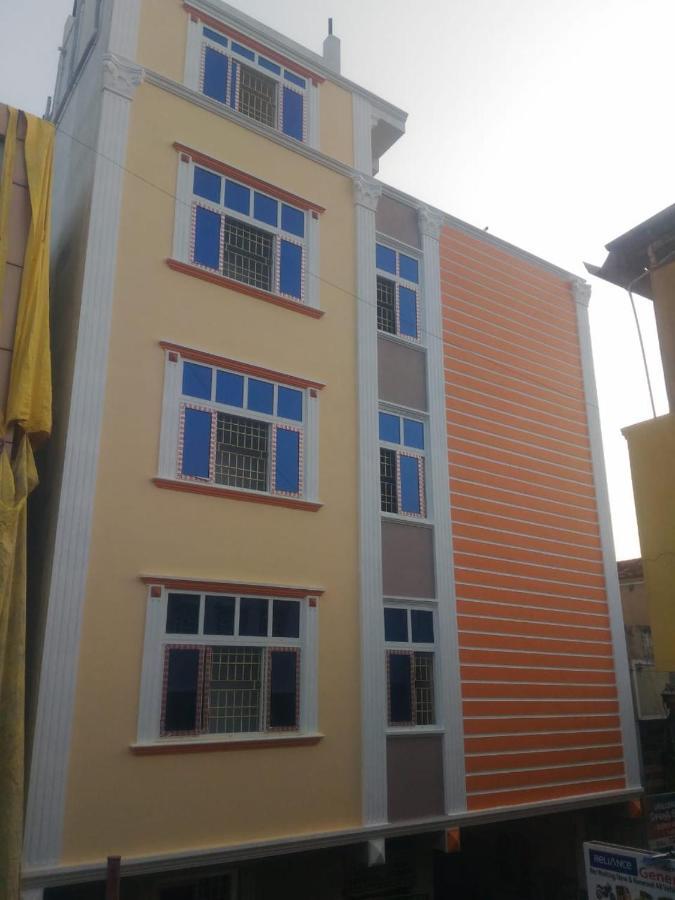 Grk Residency Hotel Guduvancheri Bagian luar foto
