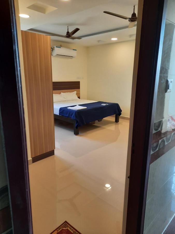 Grk Residency Hotel Guduvancheri Bagian luar foto