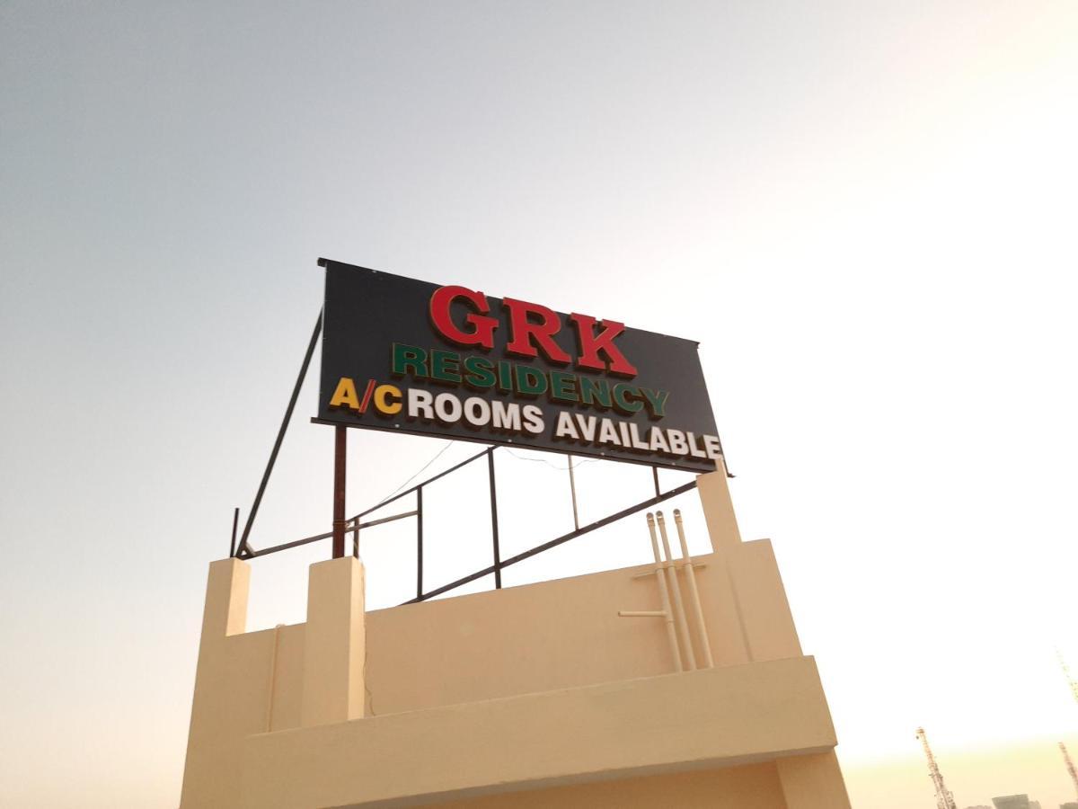 Grk Residency Hotel Guduvancheri Bagian luar foto